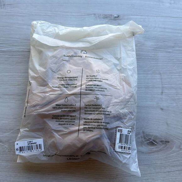 Leonisa Sheer Stripe Detail Sculpting Bodysuit beige size M NWT in packaging - Picture 5 of 6